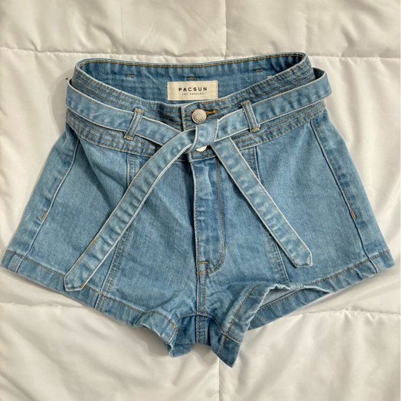 Retro Jean Shorts w/ Belt - Picture 1 of 3